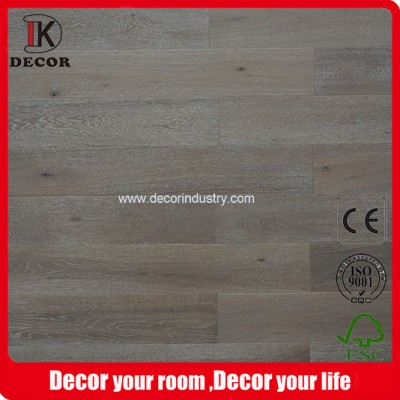 Russia Oak Wire Brush Wide Plank Hardwood Flooring